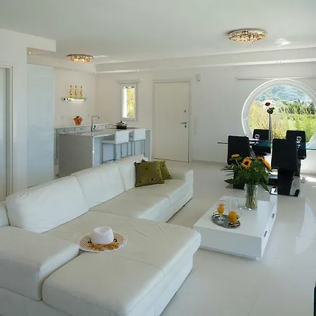 Deli Villa
