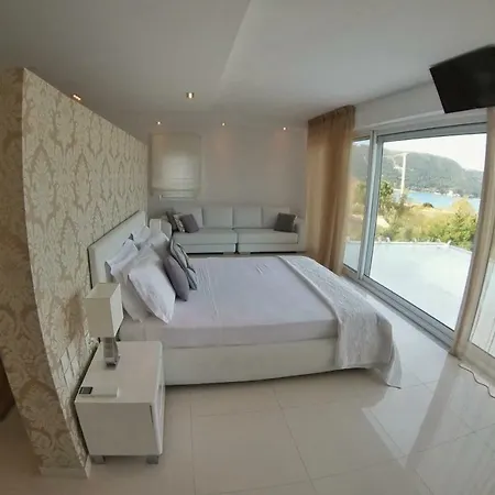 Deli Lefkada City