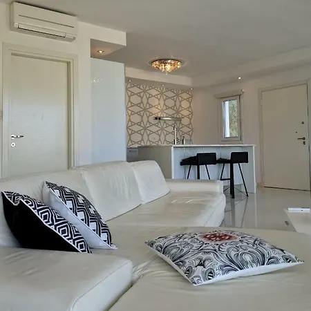 Deli Villa *